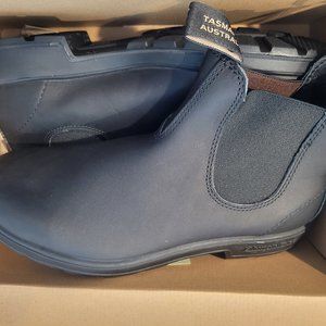 Brand new in box Blundstone Unisex Winter Boots
